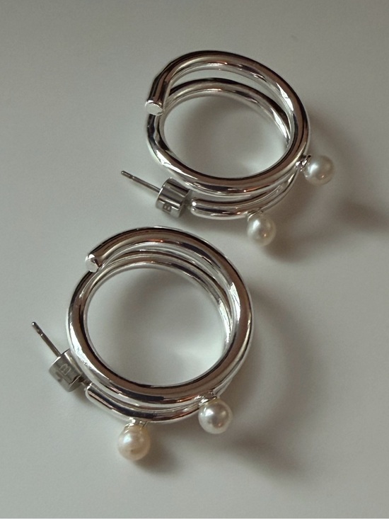 Jenny Bird Jewelry - NWOT Jenny Bird Silver Hoop Earrings with Pearl Accents
